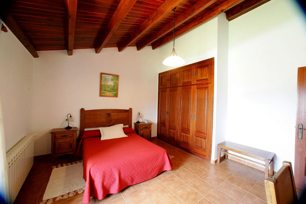 Casa Da Botica A Estrada Hostel Os Casares Bilik gambar