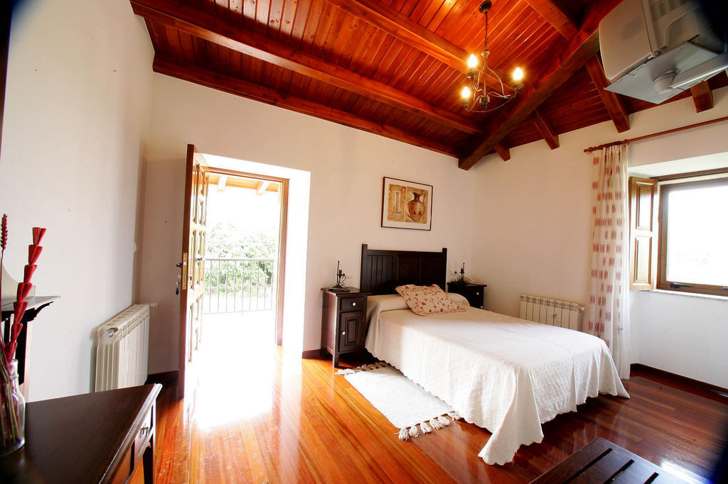Casa Da Botica A Estrada Hostel Os Casares Luaran gambar